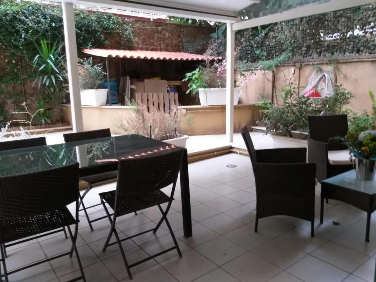 Vacanze Romane Con Giardino Ferienhaus Rom
