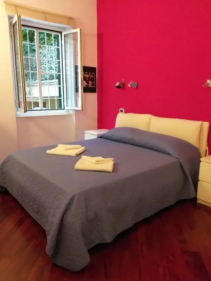 Vacanze Romane Con Giardino Ferienhaus